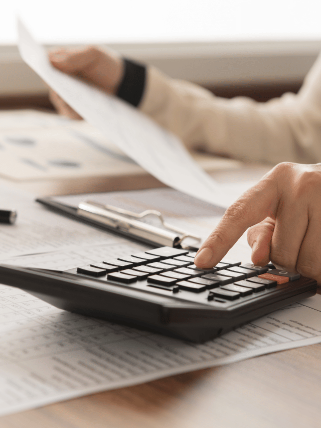 Dois em cada três adultos são analfabetos financeiros SobreMoney Mercados Investimentos Economia Finanças Pessoais Business Capa Web Stories