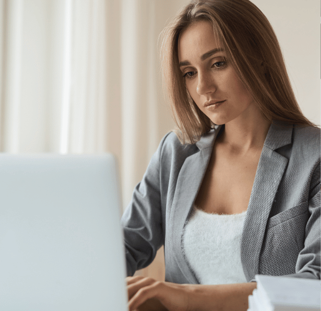 Educação financeira feminina, O caminho para um novo começo, SobreMoney Mercados Investimentos Economia Finanças Pessoais Business Capa Web Stories