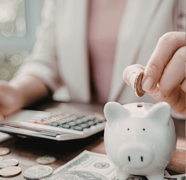Aprenda como economizar dinheiro sem sofrer, SobreMoney Mercados Investimentos Economia Finanças Pessoais Business Capa Web Stories